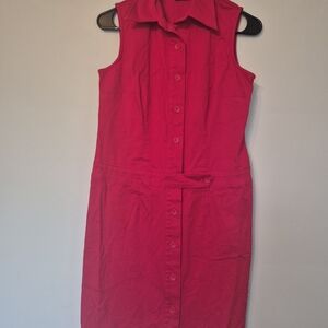 Elegant Sleeveless Midi Dress in Vibrant Red